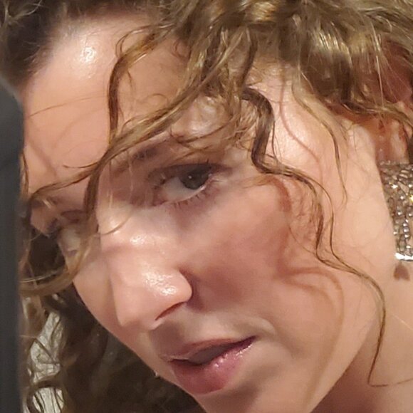 Meet your Posher, Aurora - Picture 8 of 13